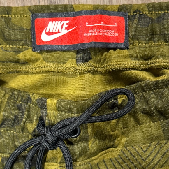Nike Sportswear Tech Fleece Camo Jogger - Picture 5 of 8